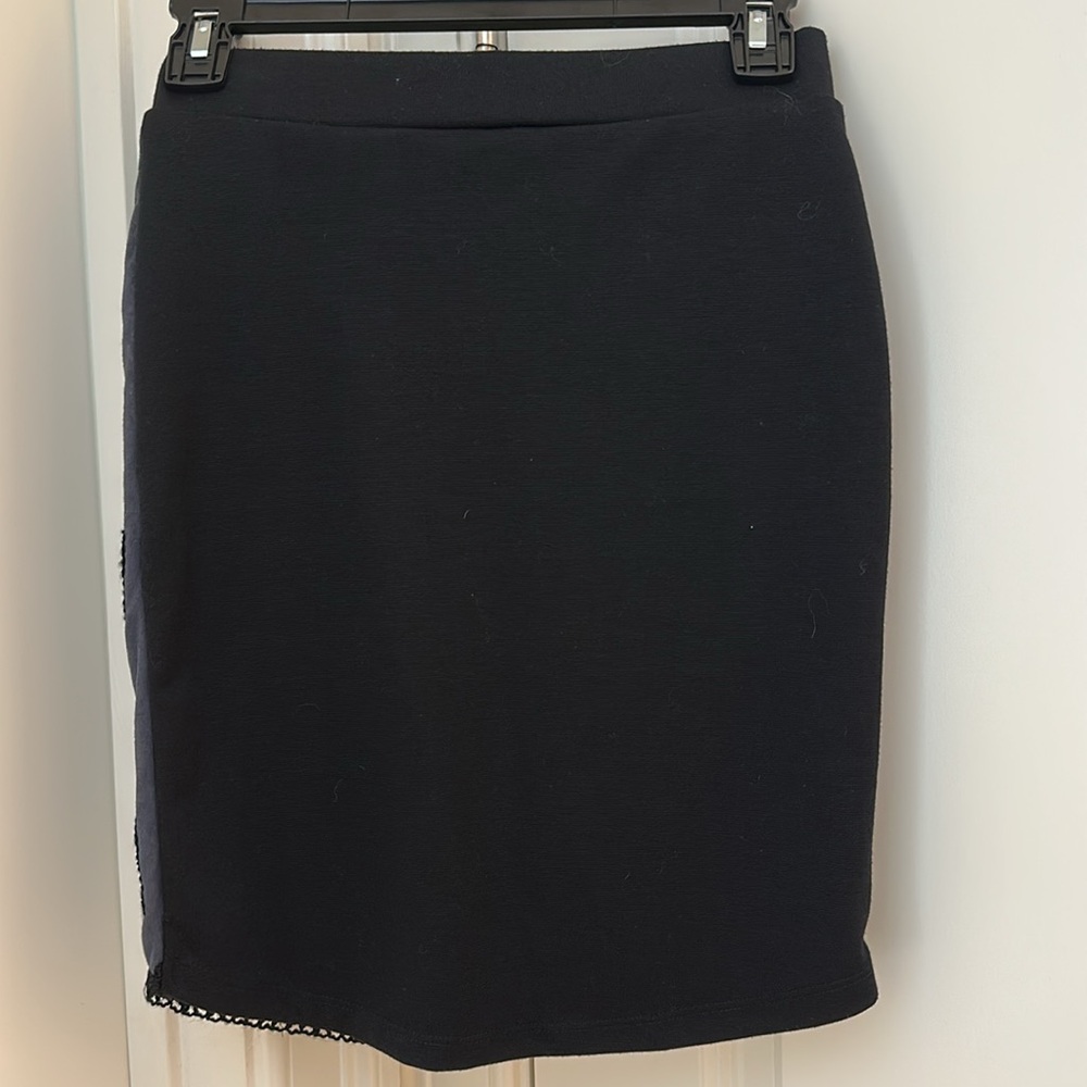 H&M Navy Geometric Skirt - Picture 3 of 4